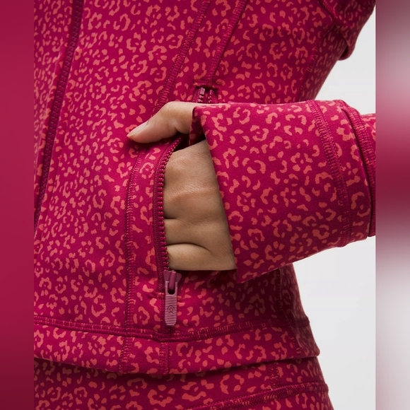 Lululemon Define Cropped Jacket *Nulu Leopard Daisy Desert Red Magenta Size 14 - Picture 3 of 9